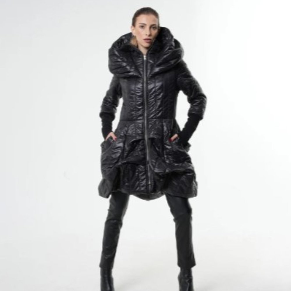 Metamorphoza Extravagant Puffy Coat In Black